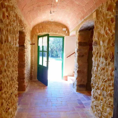 Деревянный коттедж Masia Grupos Con Piscina Privada-28 Pax