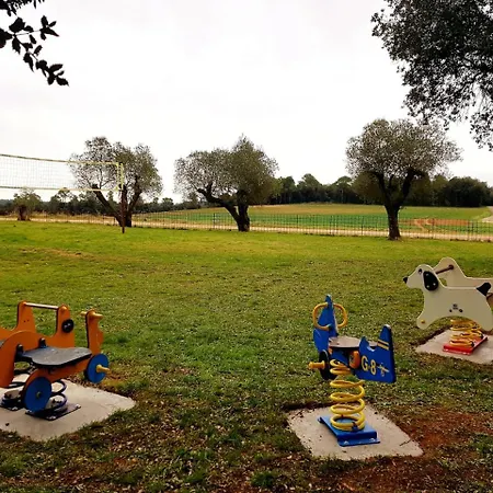 بيت خشبي Masia Grupos Con Piscina Privada-28 Pax *